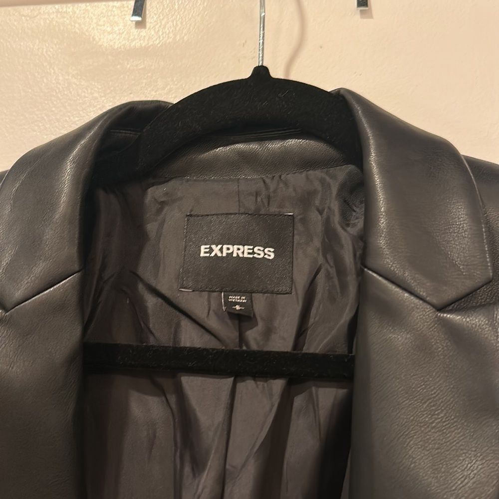 Vegan Express Leather Blazer size Small never worn - Picture 6 of 15